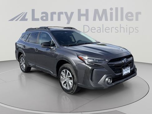 Used 2023 Subaru Outback Premium AWD/4WD image 7