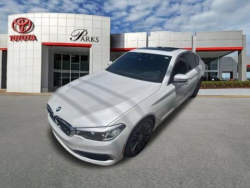 Used 2019 BMW 540i RWD image 1