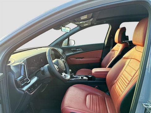 Used 2024 Kia Sportage SX image 10