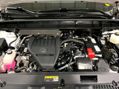 Used 2023 Toyota Highlander LE FWD image 32