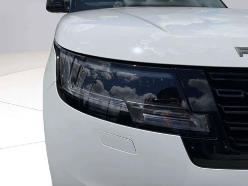 Used 2024 Land Rover Range Rover SE AWD/4WD image 11