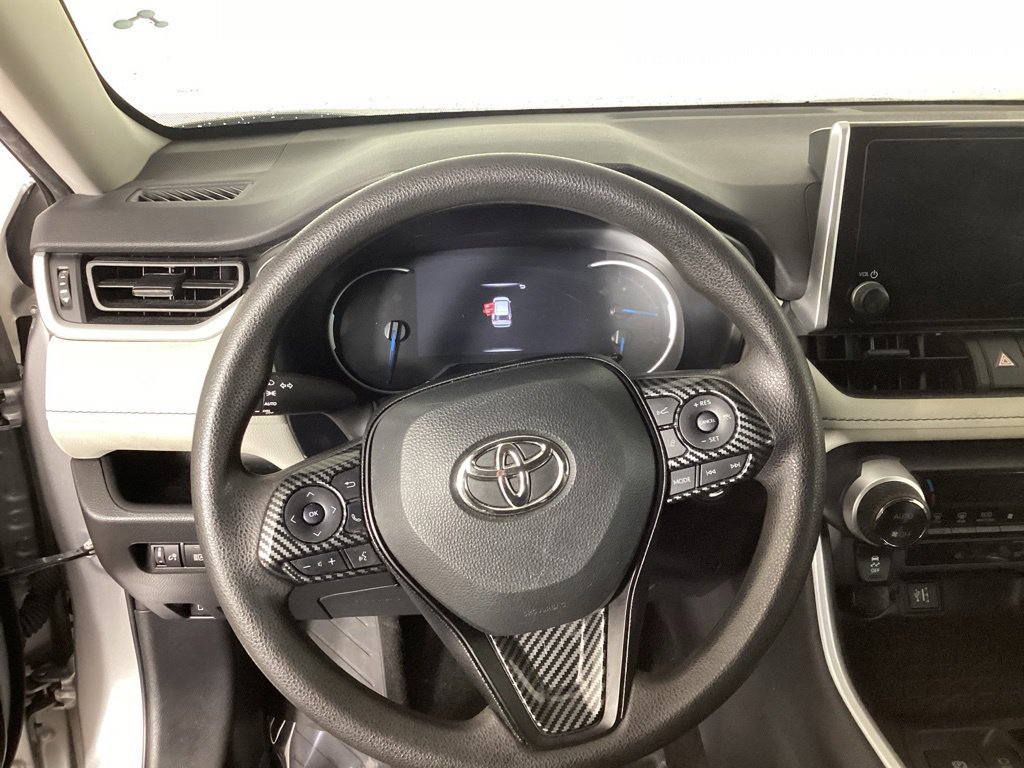 Used 2024 Toyota RAV4 XLE AWD/4WD image 16