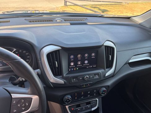 Used 2024 GMC Terrain SLE FWD image 14
