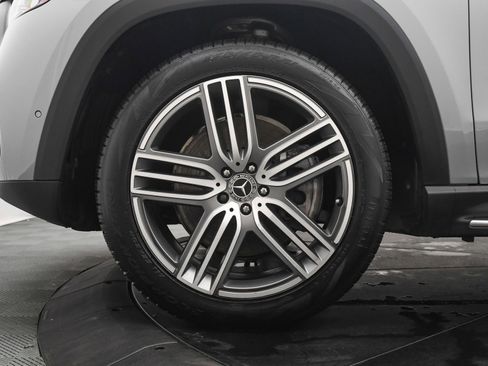 Used 2025 Mercedes-Benz GLS 450 4MATIC image 30