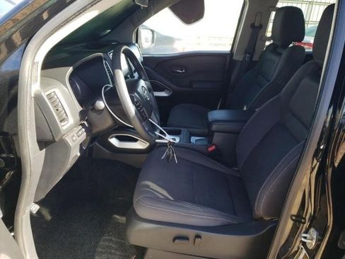 Used 2022 Nissan Frontier SV image 9