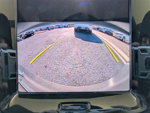 Used 2026 Volvo XC40 B4 Core image 25