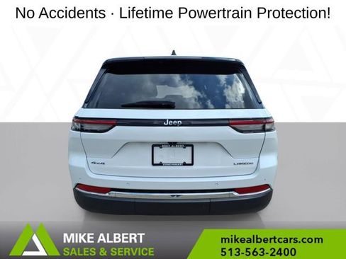 Used 2023 Jeep Grand Cherokee Laredo AWD/4WD image 6