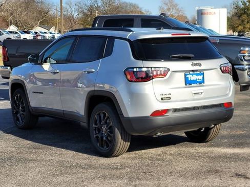 New 2026 Jeep Compass Latitude image 4