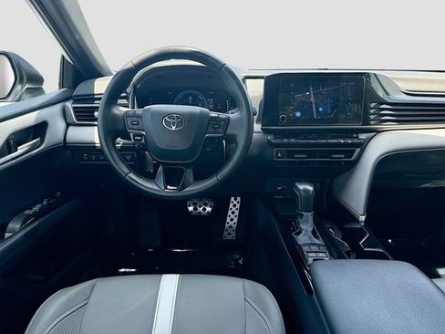 Used 2025 Toyota Camry SE w/ Convenience Package FWD image 22