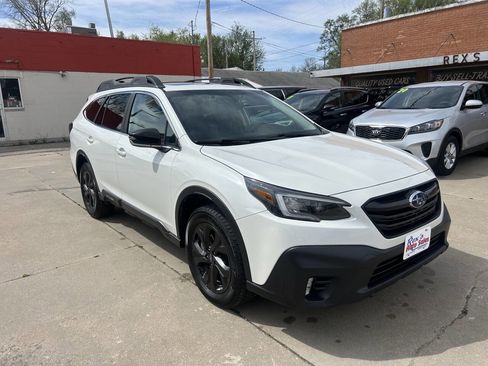 Used 2020 Subaru Outback Onyx Edition XT AWD/4WD image 4