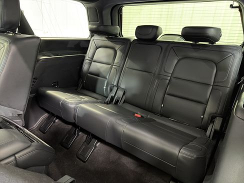 Used 2023 Lincoln Navigator Reserve RWD image 11