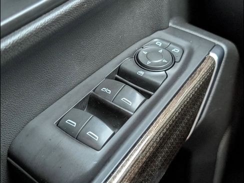 Used 2020 Chevrolet Silverado 1500 LT w/ Z71 Off-Road Package image 21