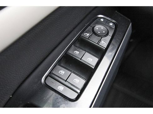 Used 2023 Nissan Pathfinder SL image 23