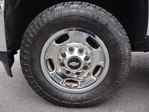 Used 2019 Chevrolet Silverado 2500 W/T AWD/4WD image 38