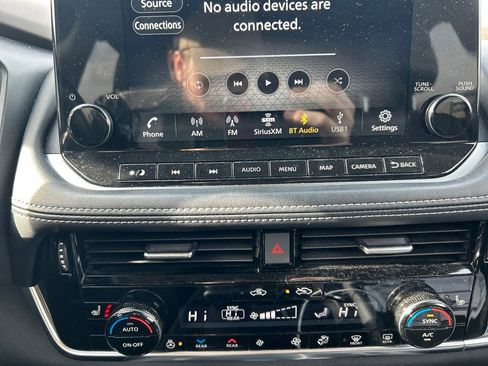 Used 2021 Nissan Rogue SL w/ Premium Package image 15