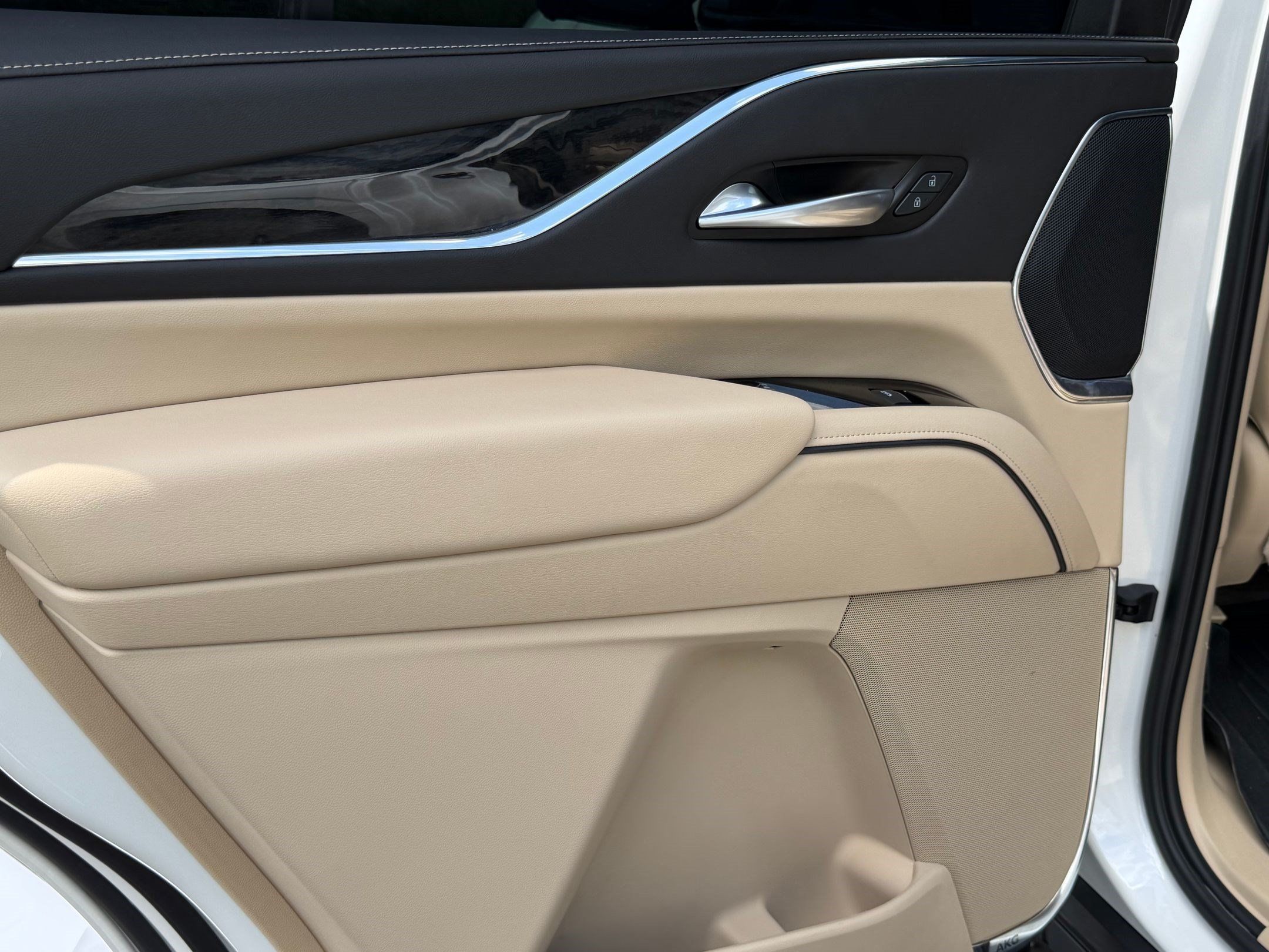 Certified 2024 Cadillac Escalade Premium Luxury w/ Performance Package AWD/4WD image 43