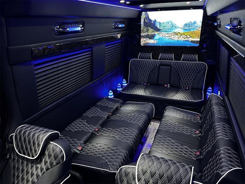 Used 2024 Mercedes-Benz Sprinter 3500 image 11