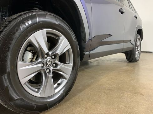 Used 2024 Toyota RAV4 XLE AWD/4WD image 2