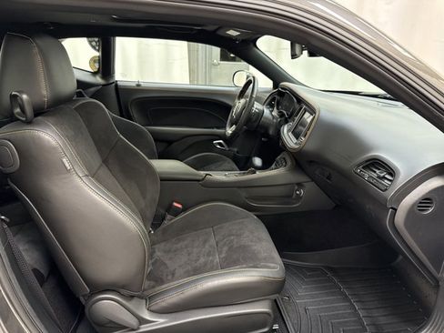 Used 2023 Dodge Challenger GT w/ Plus Package image 31