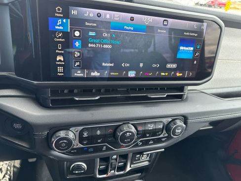 Used 2025 Jeep Wrangler Sahara w/ Safety Group image 24