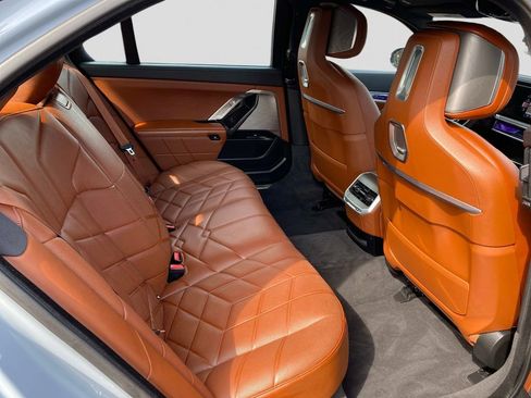 Used 2023 BMW 760i xDrive image 22