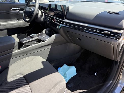 New 2026 Kia Sportage S image 12