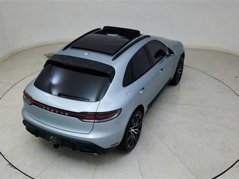 Used 2025 Porsche Macan image 80
