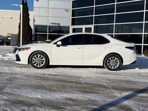Used 2023 Toyota Camry LE w/ Convenience Package image 6