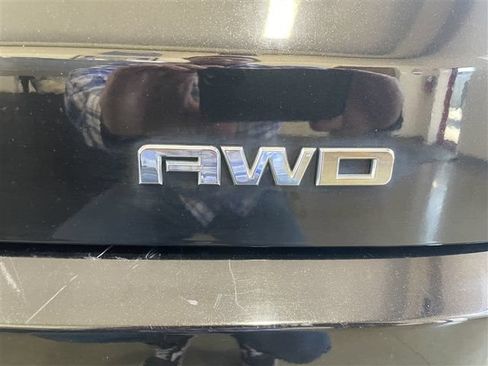 Used 2017 GMC Acadia Denali w/ Technology Package AWD/4WD image 44