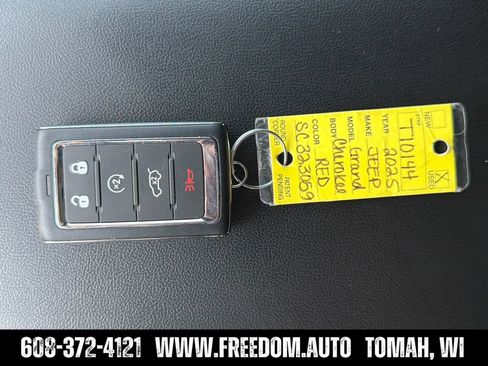 Used 2025 Jeep Grand Cherokee Altitude AWD/4WD image 27