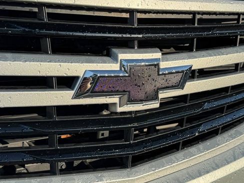 Used 2020 Chevrolet Suburban LT AWD/4WD image 7