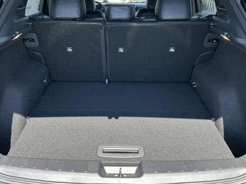 New 2025 Nissan Kicks SR image 15