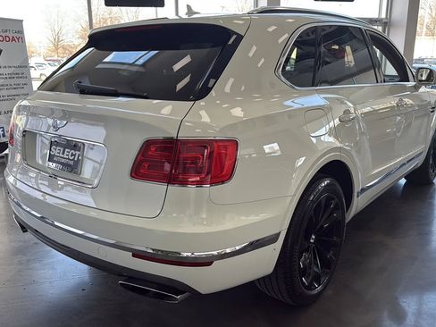 Used 2017 Bentley Bentayga W12 Sport Utility 4D image 4