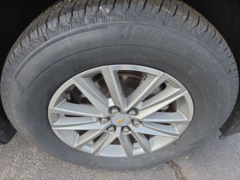 Used 2023 Chevrolet Traverse LT w/ LPO, Floor Liner Package image 9