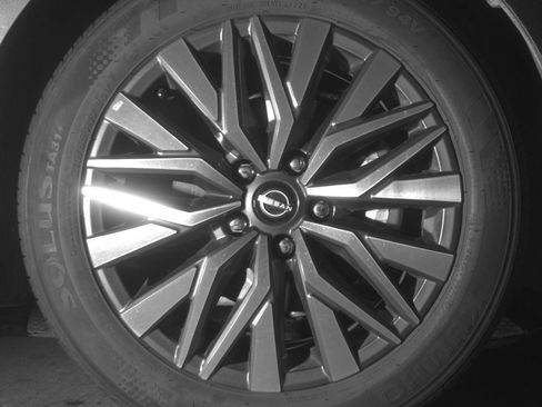 Used 2025 Nissan Altima 2.5 SV image 12