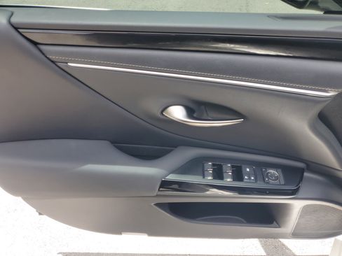 Certified 2023 Lexus ES 350 w/ Accessory Package (Z2) FWD image 17