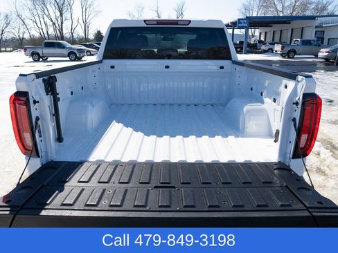 Used 2025 GMC Sierra 1500 SLT image 13