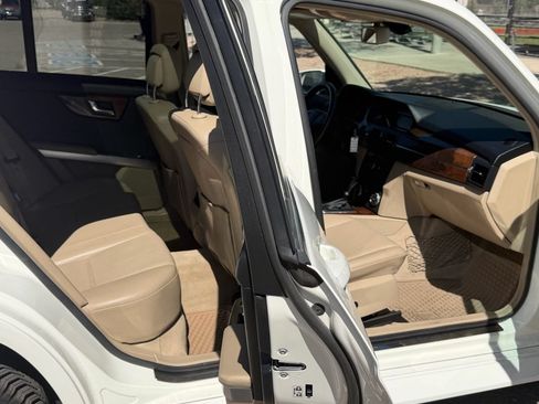 Used 2010 Mercedes-Benz GLK 350 4MATIC image 12