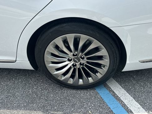 Used 2018 Genesis G90 5.0 Ultimate RWD image 12