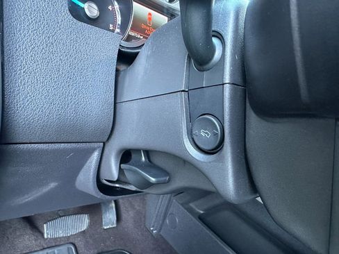 Used 2015 Ford F250 Lariat w/ Lariat Interior Package image 33