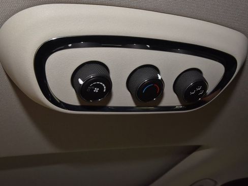 Used 2018 Dodge Durango GT w/ Premium Group image 19