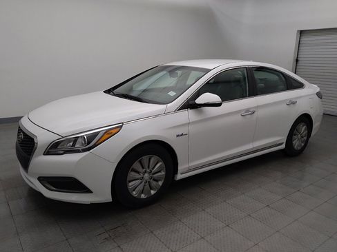 Used 2016 Hyundai Sonata SE image 2