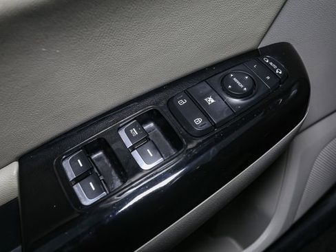 Used 2021 Kia Sportage S w/ S FWD Premium Package image 34