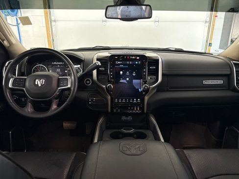 Used 2022 RAM 2500 Laramie AWD/4WD image 16