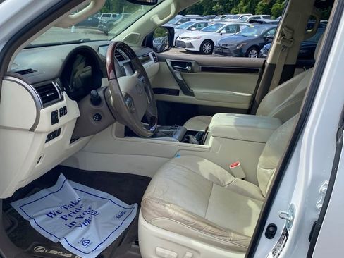 Used 2019 Lexus GX 460 Premium w/ Premium Package AWD/4WD image 6