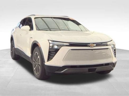 Used 2024 Chevrolet Blazer EV LT AWD/4WD image 5