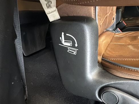 Used 2021 Chrysler Pacifica Limited w/ Uconnect Theater Family Group AWD/4WD image 34