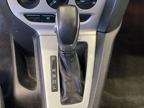 Used 2014 Ford Focus SE w/ SE Sport Package FWD image 21