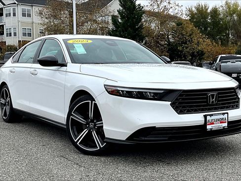 Used 2023 Honda Accord Sport image 2