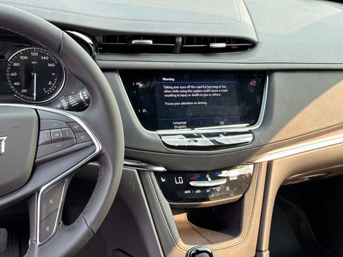 New 2026 Cadillac XT5 Luxury w/ LPO, ONYX Package FWD image 20